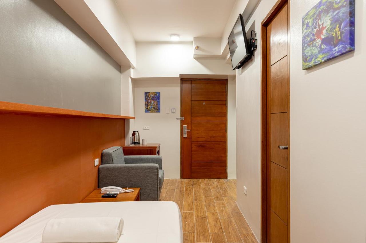 Hotel Ihotel Uptown Bgc 3*