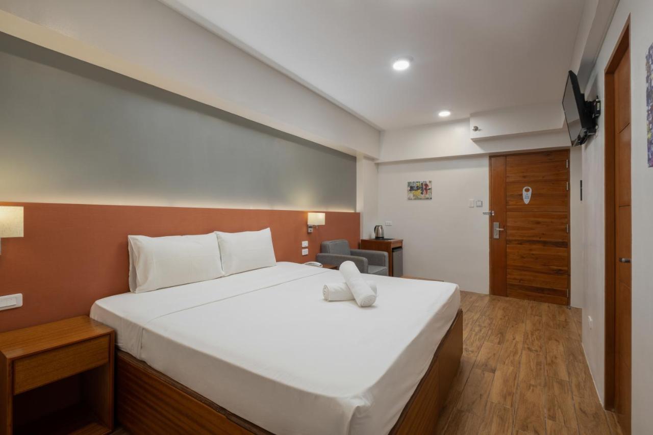 Ihotel Uptown Bgc Hotel 3*